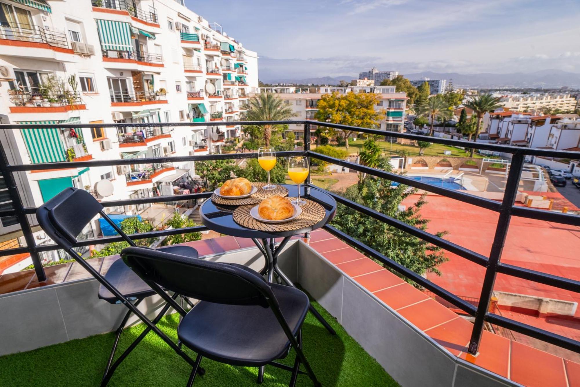 토레몰리노스 Oasis En Playamar Con Piscina 아파트 외부 사진